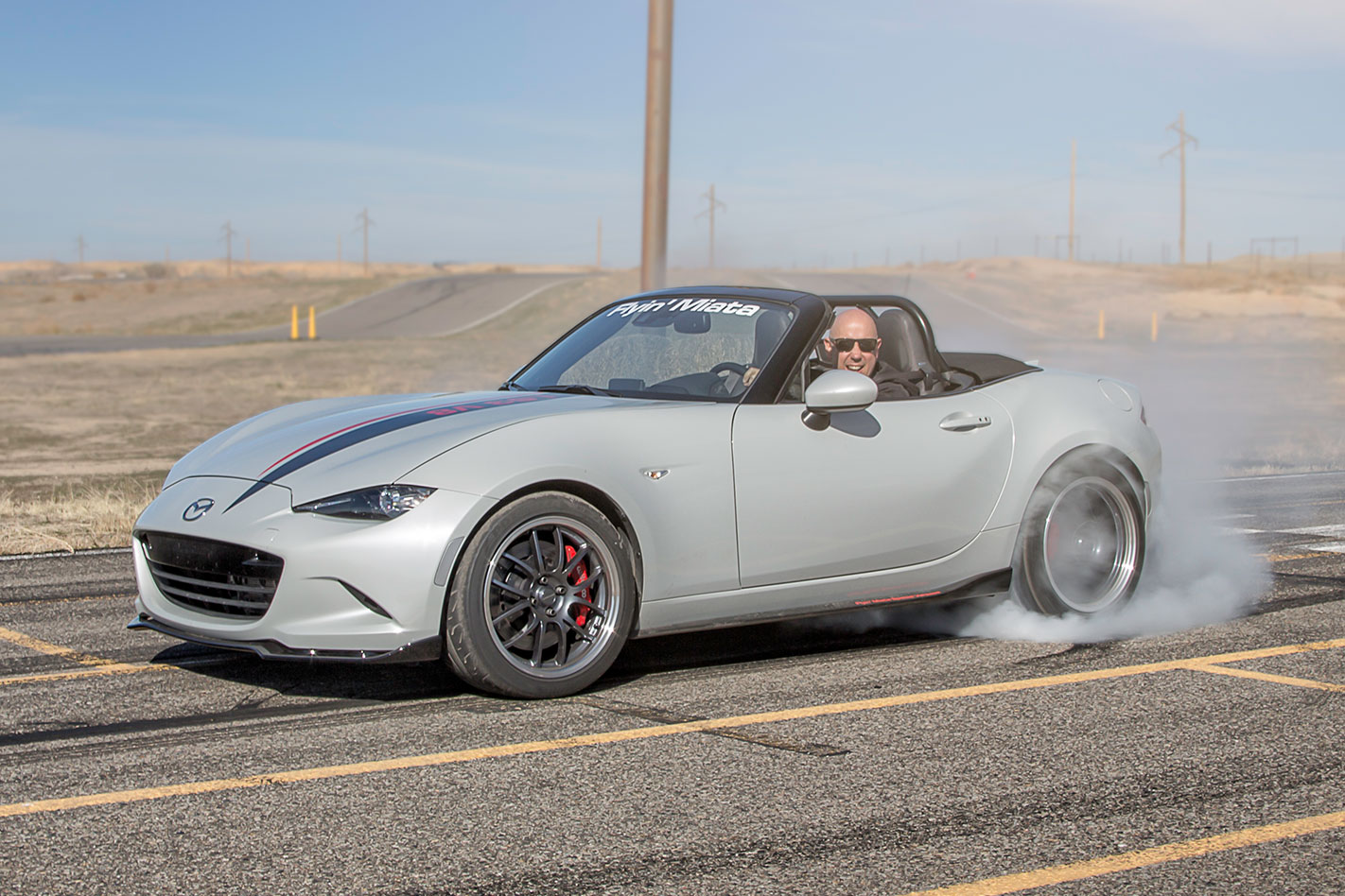 V8-Mazda-MX-5-reving.jpg