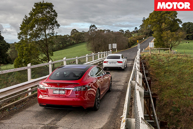 Tesla -P90D-vs -Audi -RS7-Performance -3