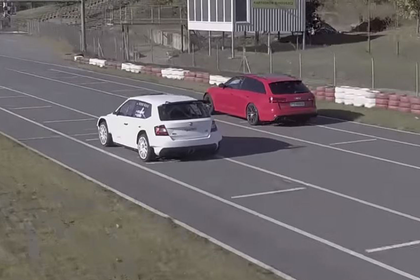 Audi-RS6-vs-Skoda-Fabia-R5-rear.jpg