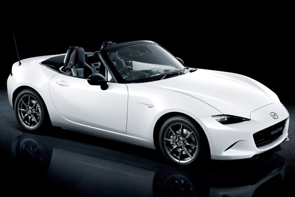 Mazda MX-5 Cup Racer and RS version