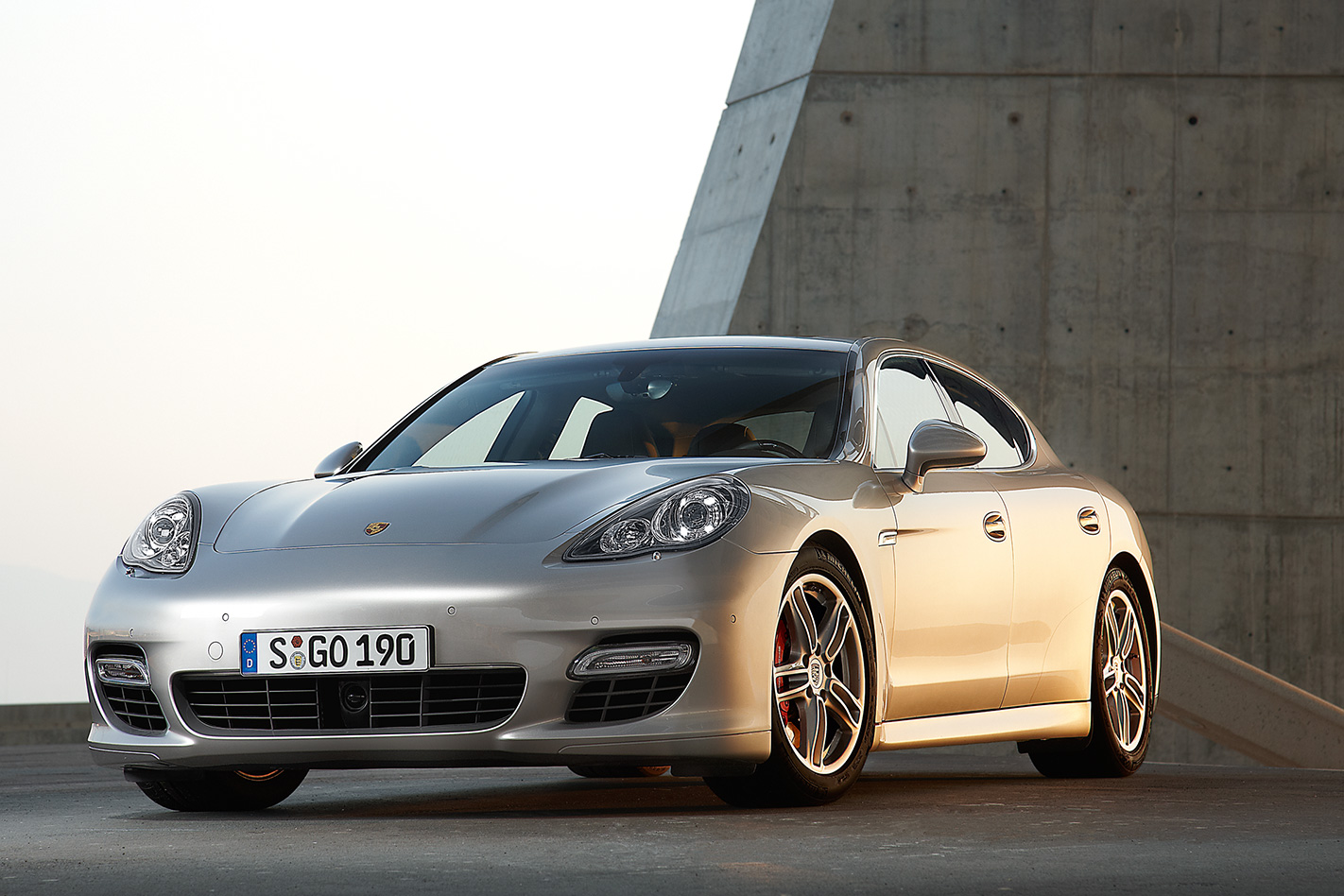 2010 Porsche Panamera Turbo front