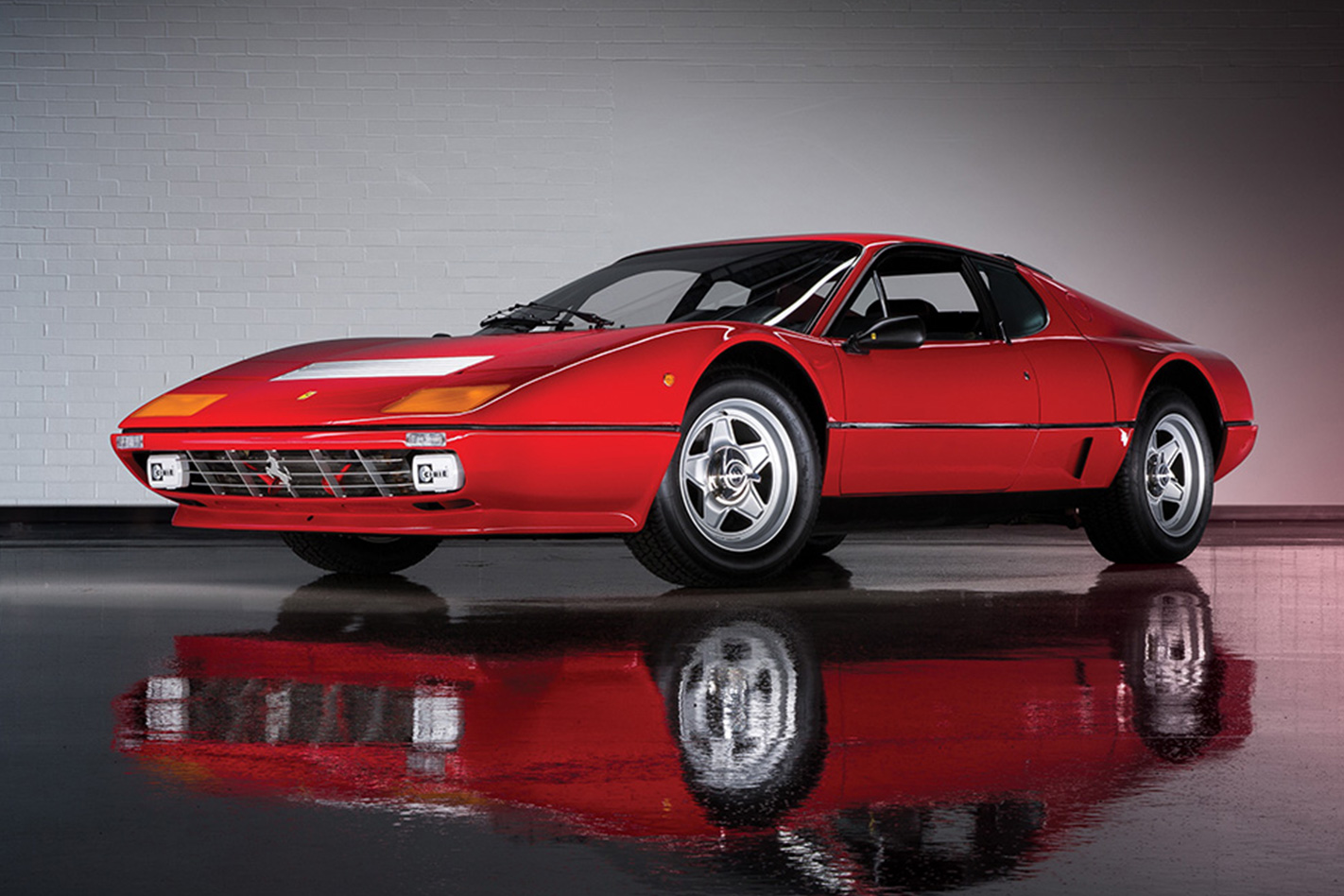 1984-Ferrari-512-BBi-front-bonnet.jpg