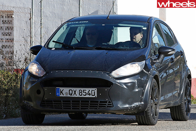2016-Ford -Fiesta -spy -shot -front -side