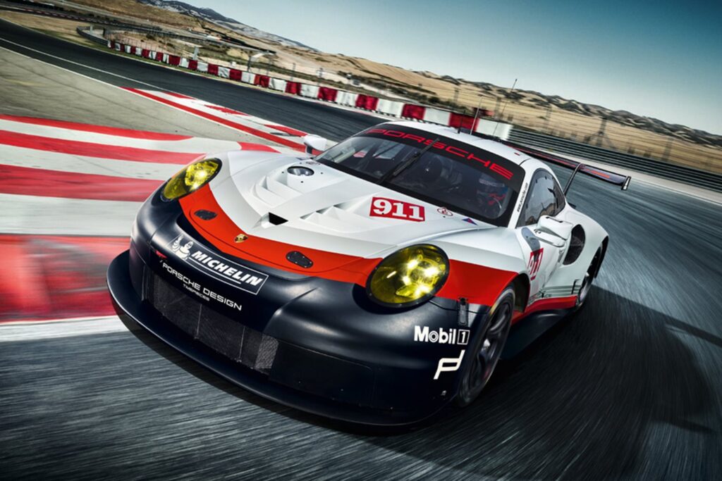 2017 Porsche 911 RSR goes mid-engine
