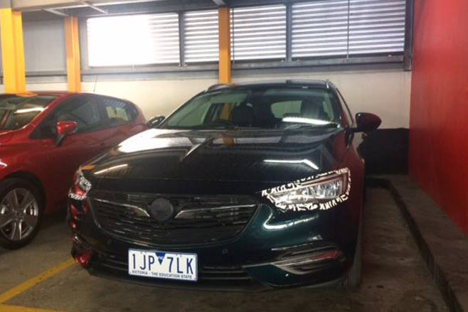 2018 Holden Calais Sportwagon front