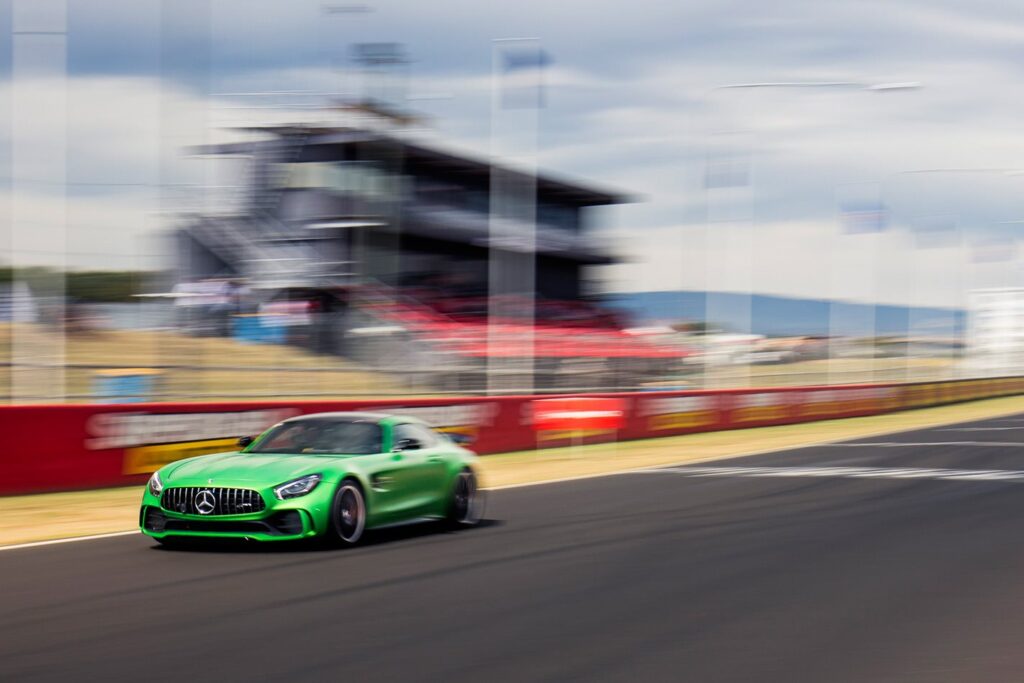 Mercedes-AMG GT R sets Bathurst lap record