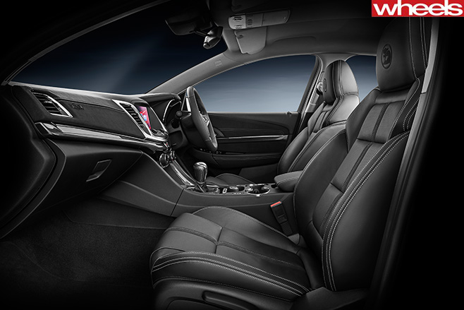 Clubsport -R8-SV-black -interior