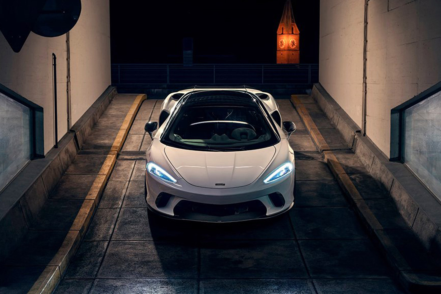 McLaren GT