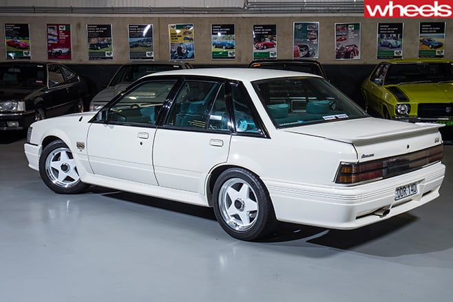 Peter -Brock -VK-Commodore -rear -side