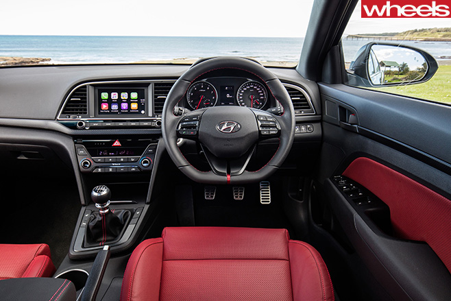Hyundai -Elantra -SR-Turbo -interior