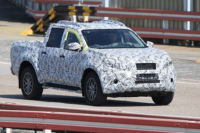 Mercedes-Benz GLT side