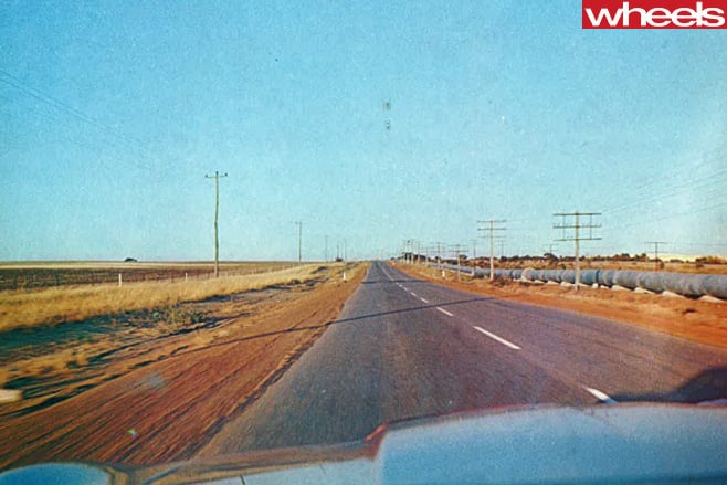 1977-Ford -Falcon -XC-bonnet