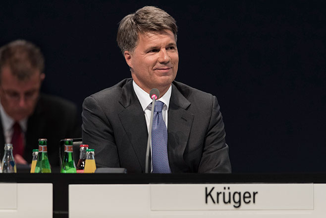 658_P90219125-high Res