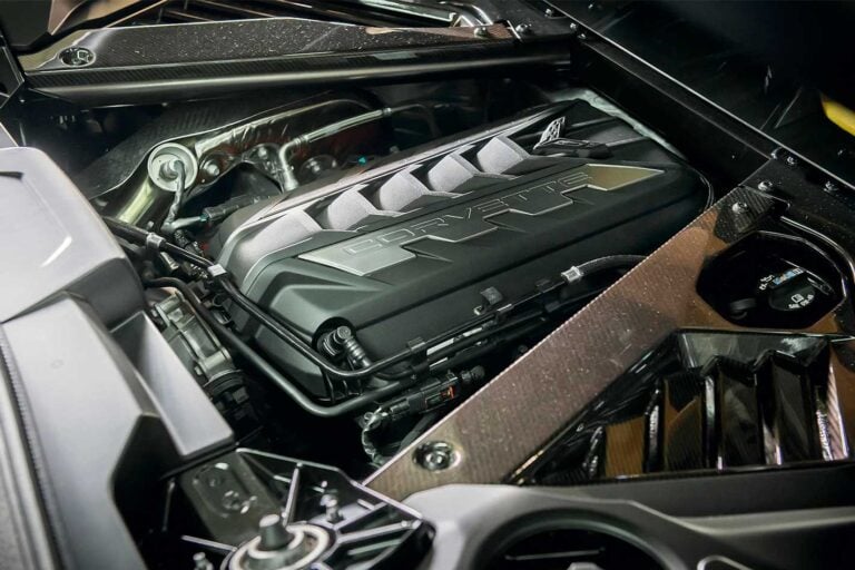 Chevrolet C8 Corvette LT2 V8 examined