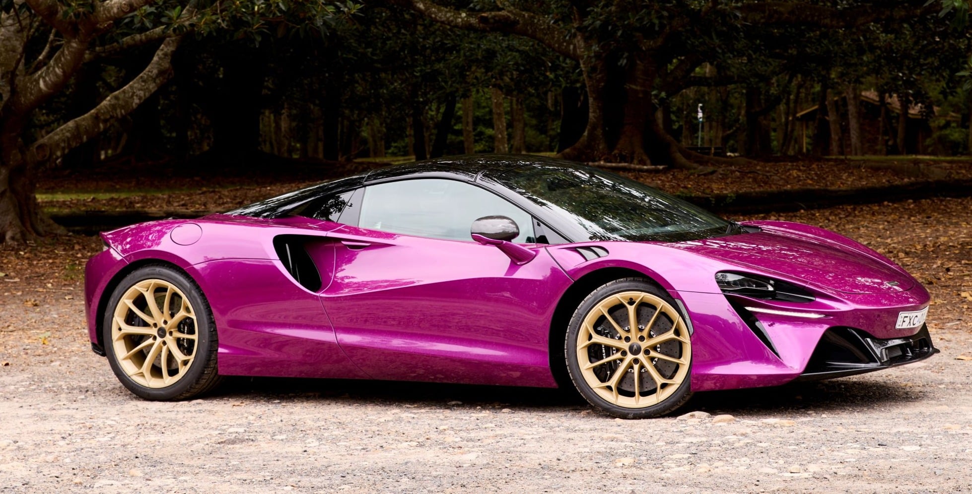 Car vs Road: Driving the McLaren Artura Spider Shibuya Spirit