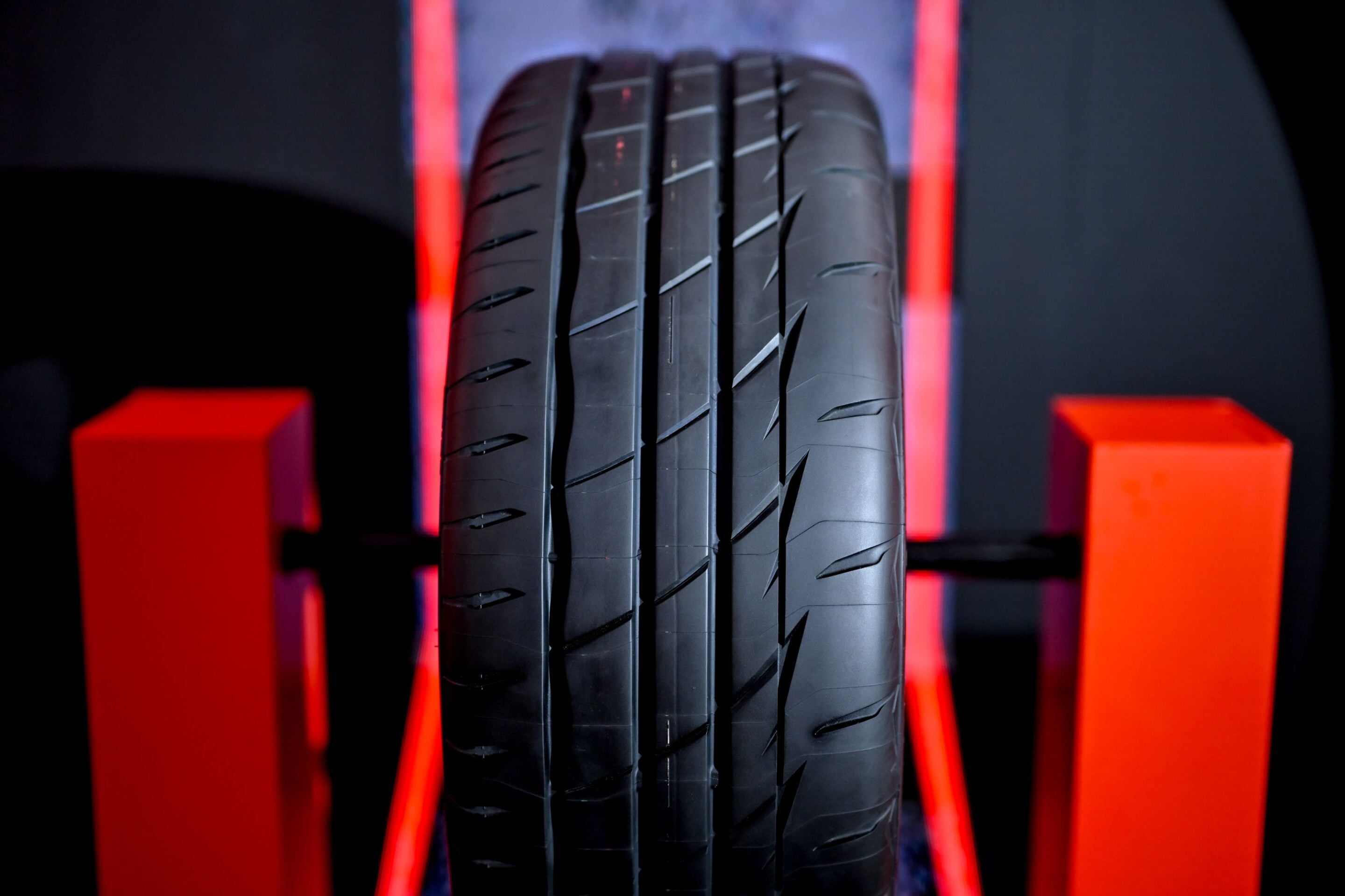 Potenza　Adrenalin Tyre test: Bridgestone's Potenza Adrenalin RE005
